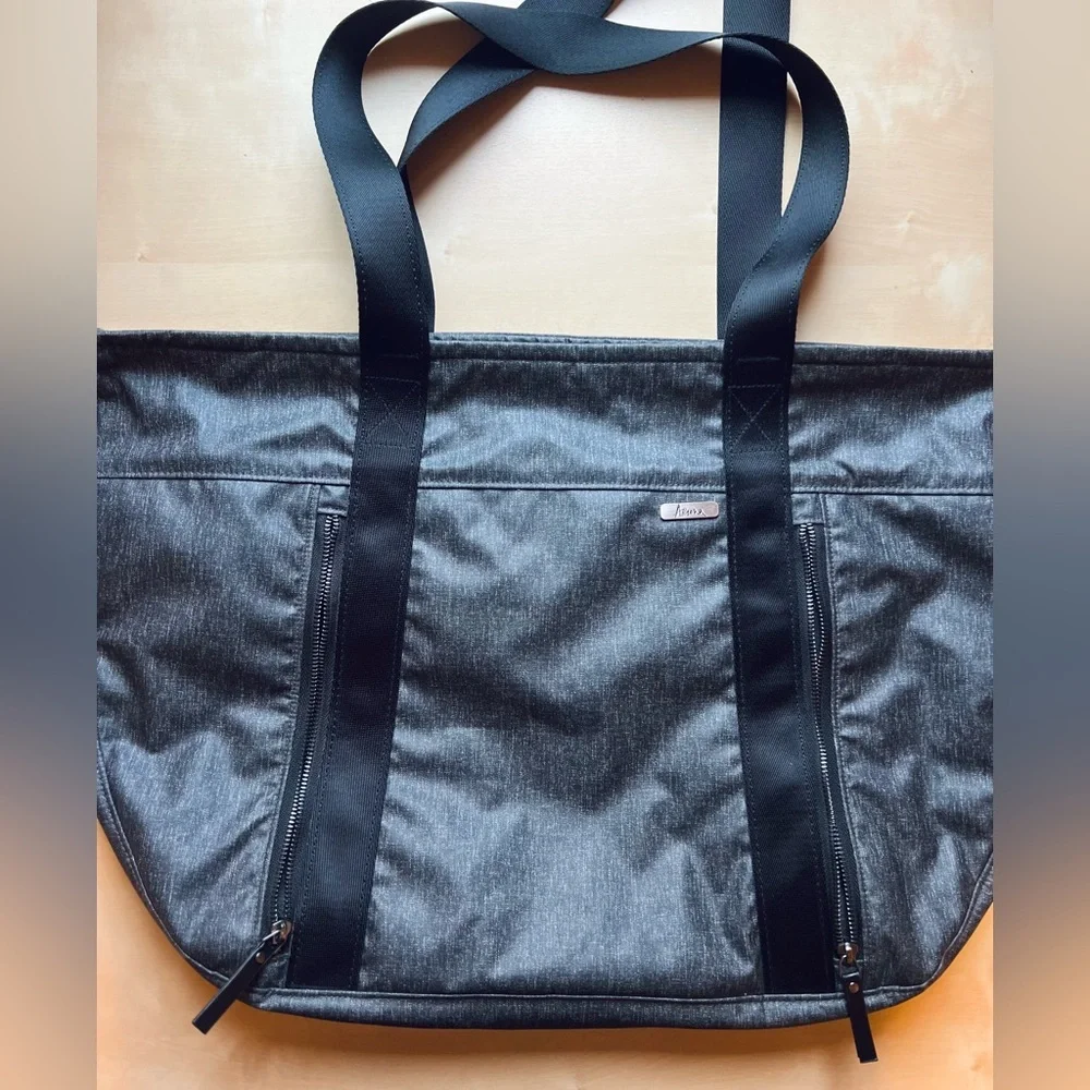 Aruna Aamina Yoga Tote in Charcoal with red lining gym bag beach bag - Picture 3 of 10